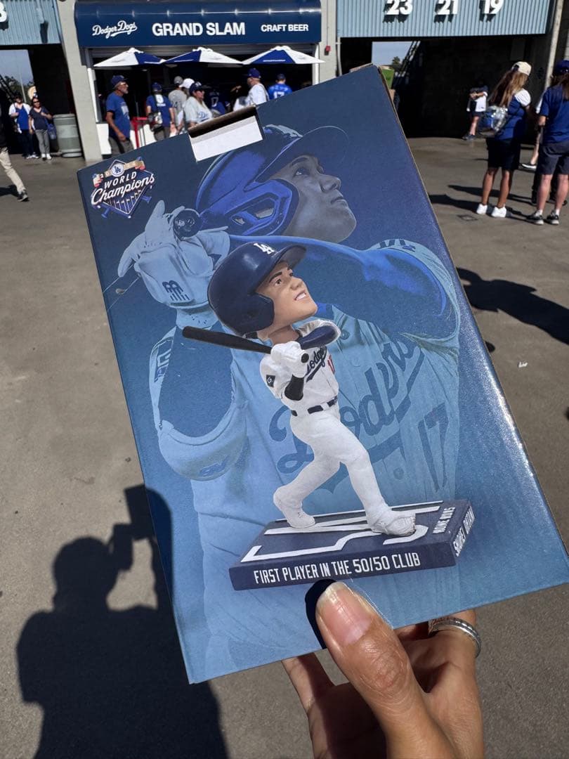 大谷翔平　50/50 ホームラン　ボブルヘッド　ドジャース　来場者限定　冊子付