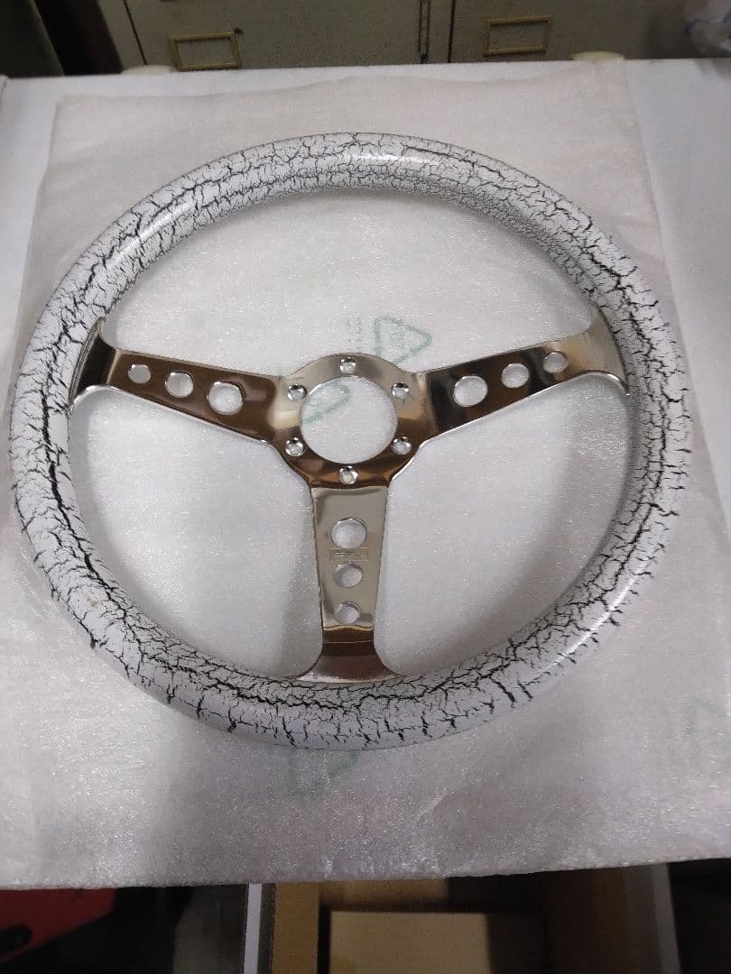 3スポーク ステアリング ブラウンウッド8さん専用です。ホーンボタン付きです。