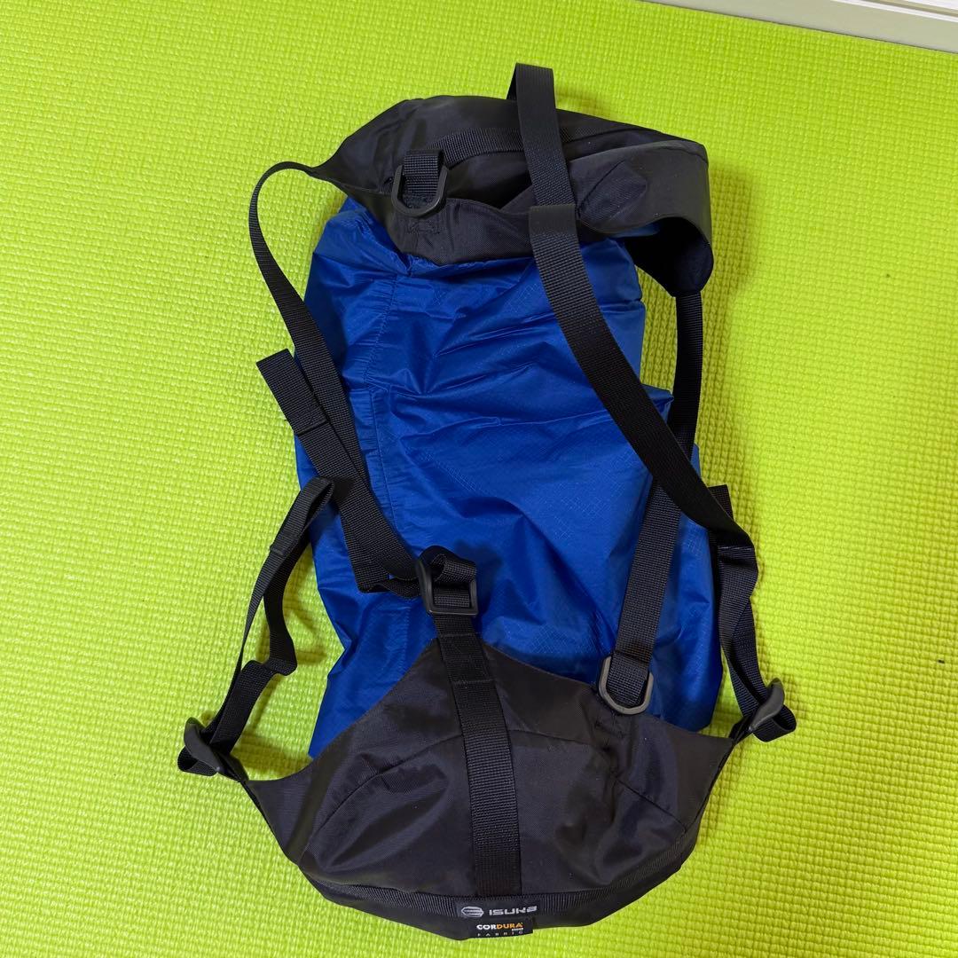 美品 ISUKA イスカ シュラフ 寝袋＋ウルトラライトコンプレッションバッグ