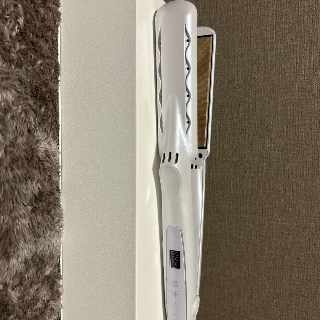 【yumi】KINUJO ストレートアイロン ホワイト