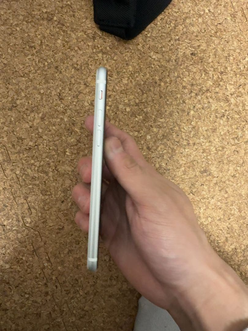 Apple iPhone SE第2世代 ホワイト128GB 超美品