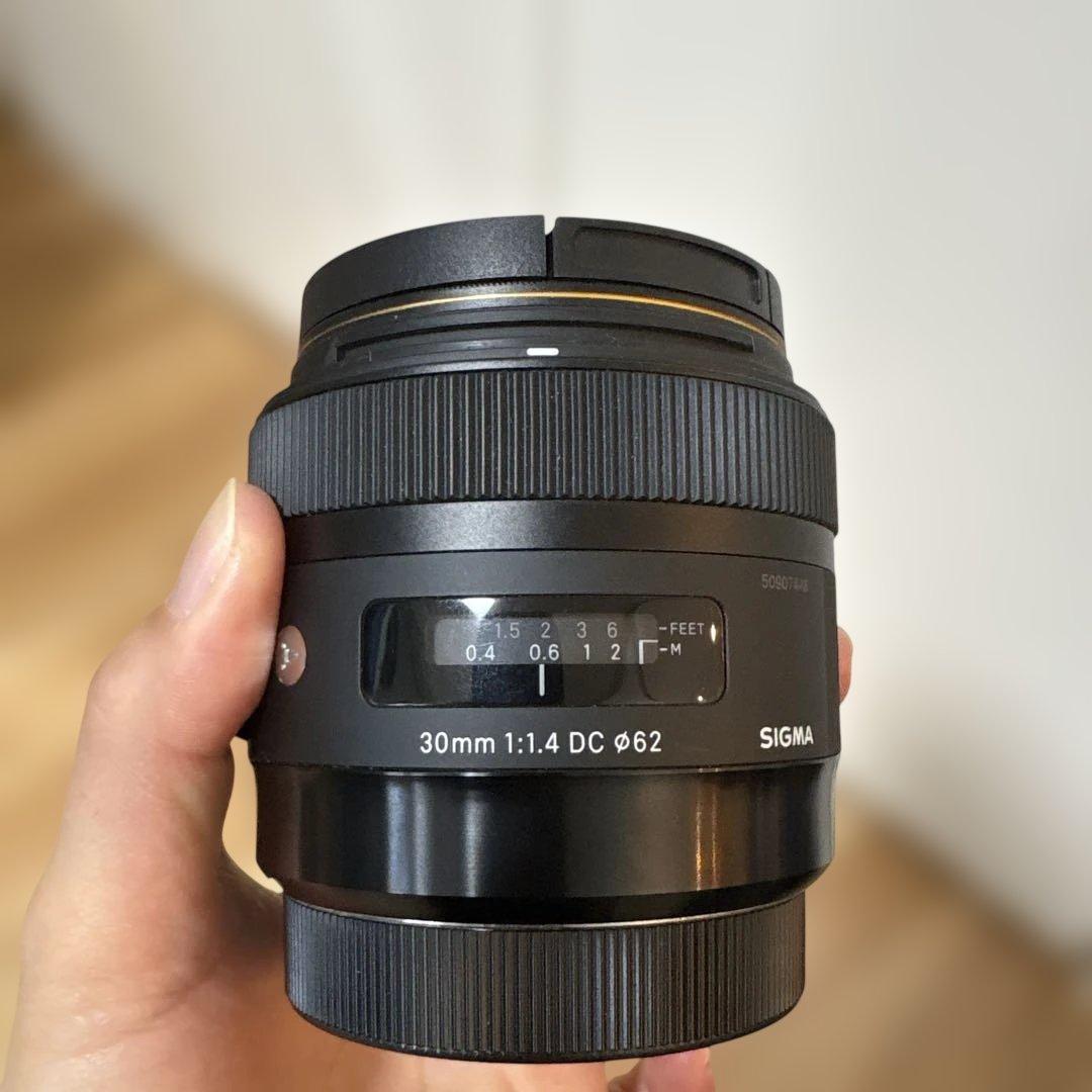 シグマ 30mm F1.4 DC HSM/Art キャノンEF-Sマウント用