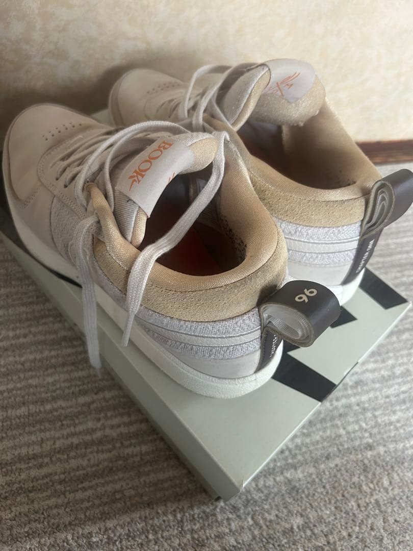 BOOK1 スニーカー