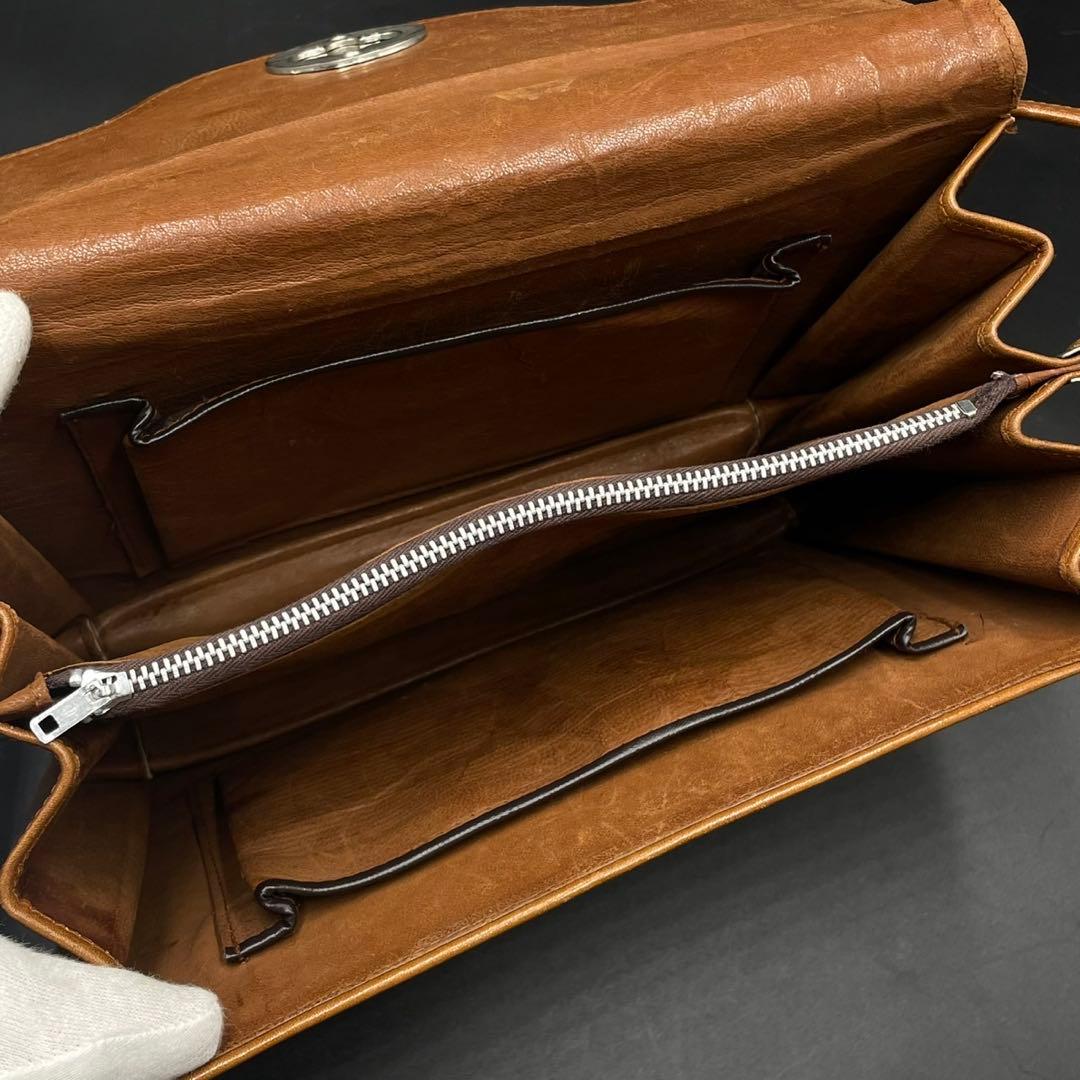 センザンコウ 穿山甲 ショルダーバッグ ターンロック ブラウン