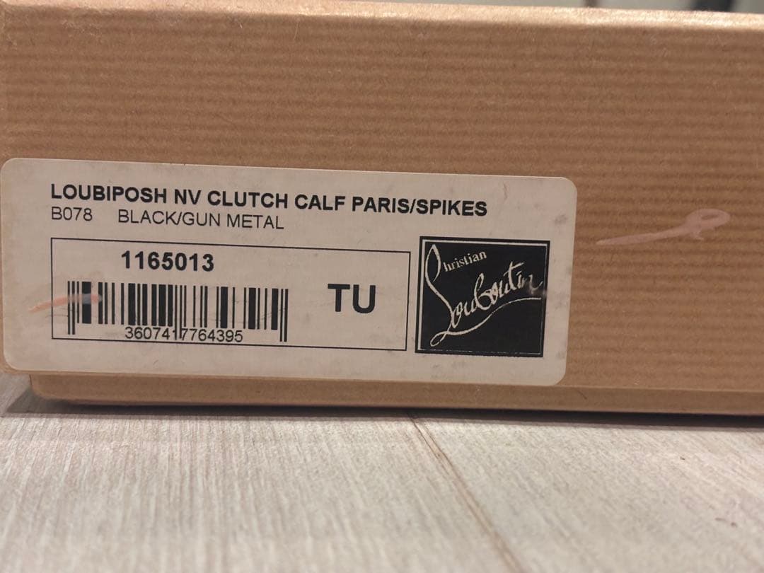 クリスチャンルブタンスタッズ付き黒レザー バッグ