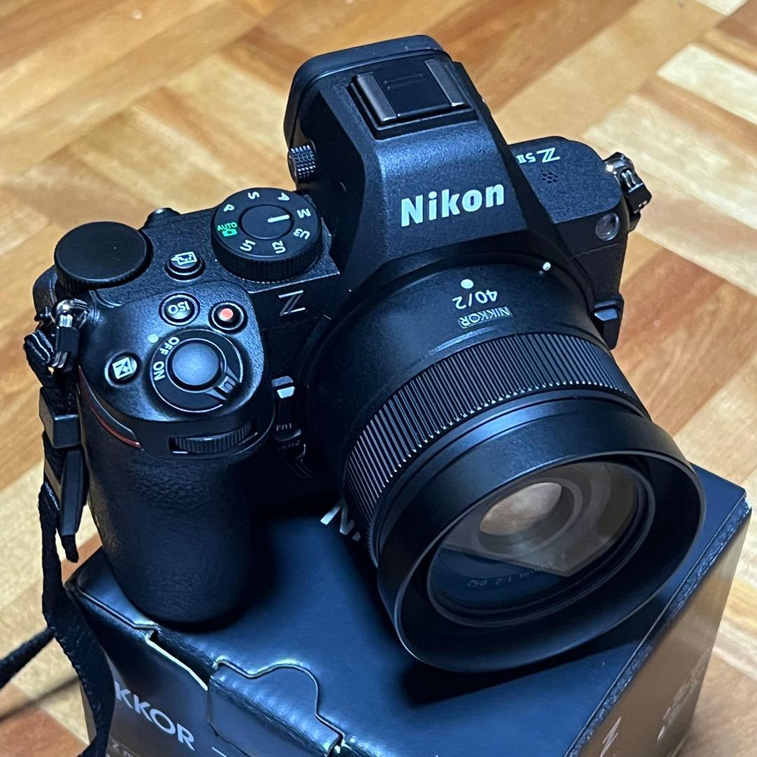 Nikon NIKKOR Z 40mm f/2 メタルフード、MCフィルター付属