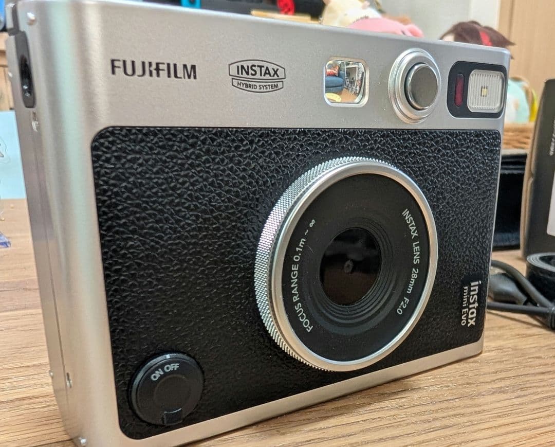 Fujifilm instax mini EVO 純正レザーケース付き