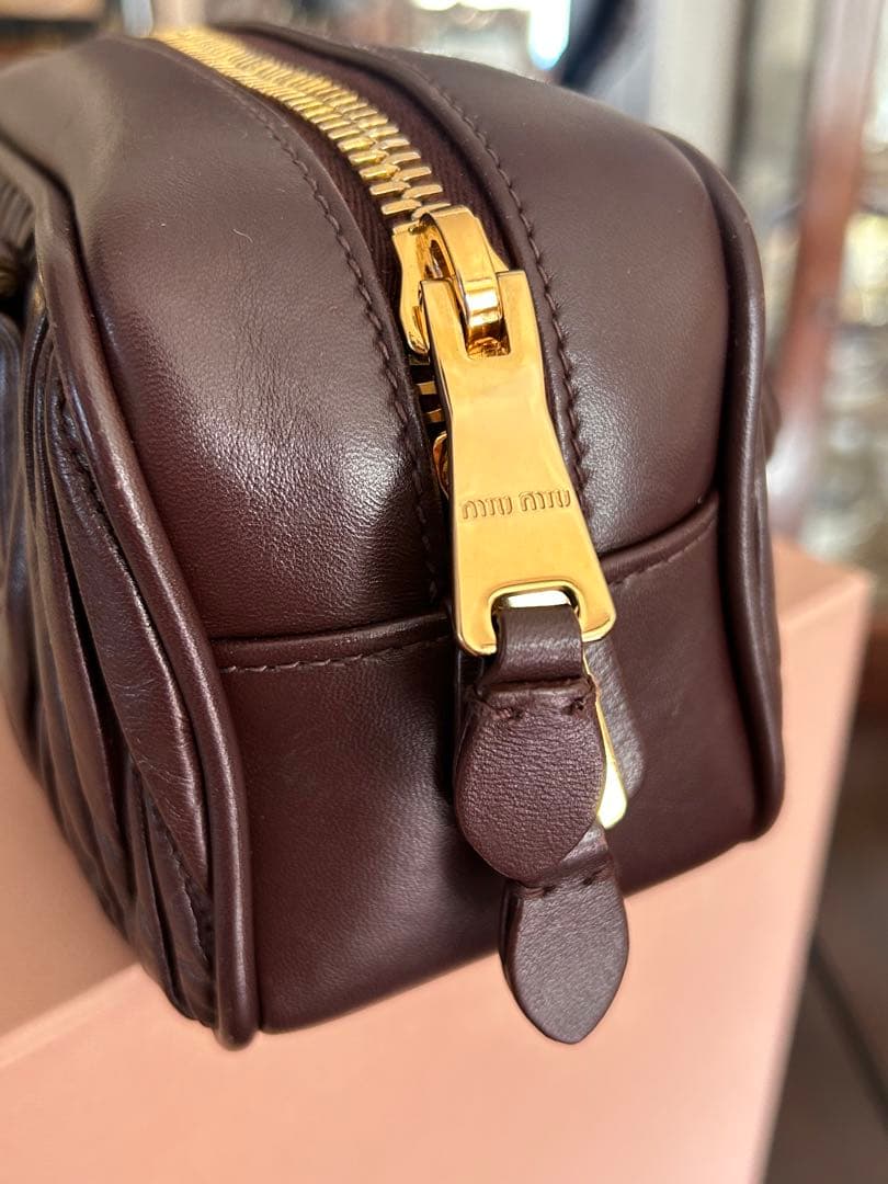 miumiu アルカディ　マテラッセレザーバッグ　バーガンディ
