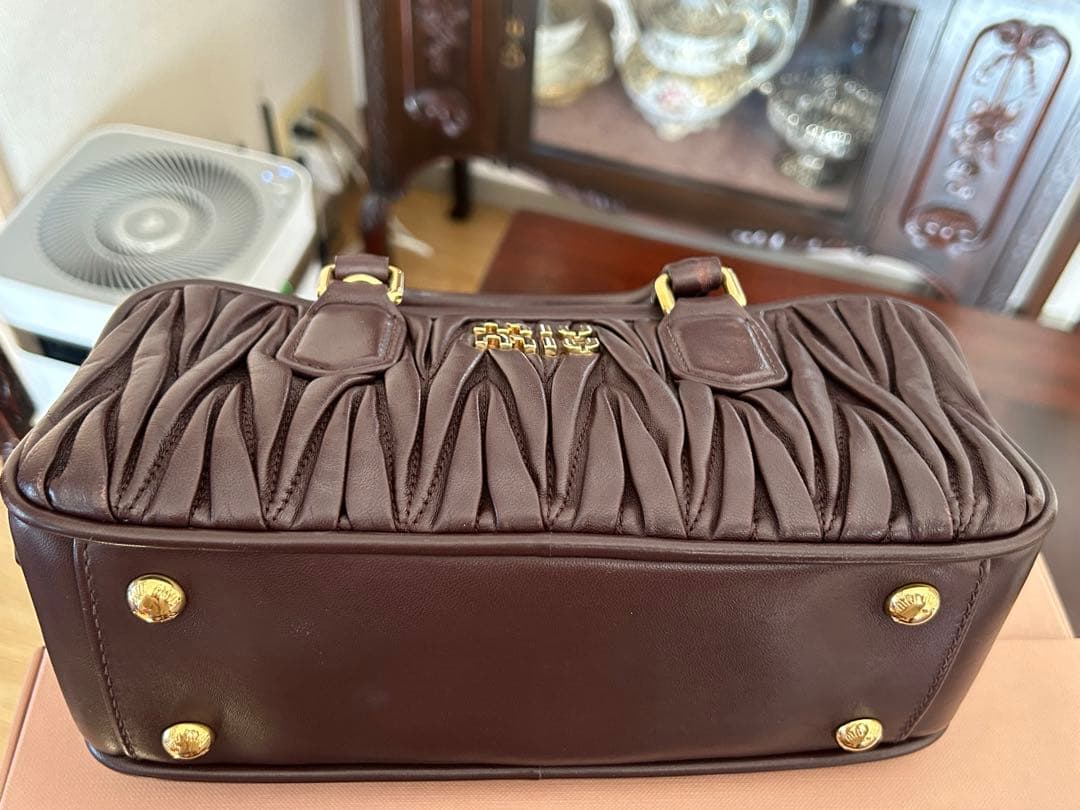 miumiu アルカディ　マテラッセレザーバッグ　バーガンディ