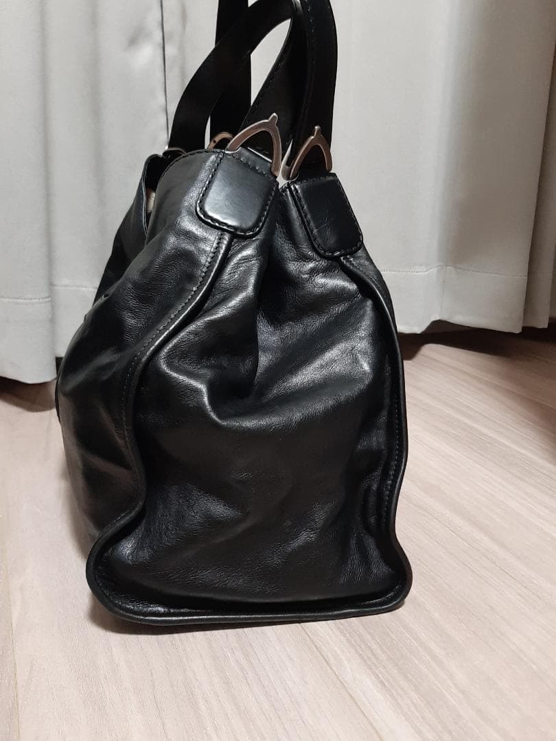 【未使用 カバー袋付】GUCCI グッチ ブラックレザー ハンドバッグ 黒革