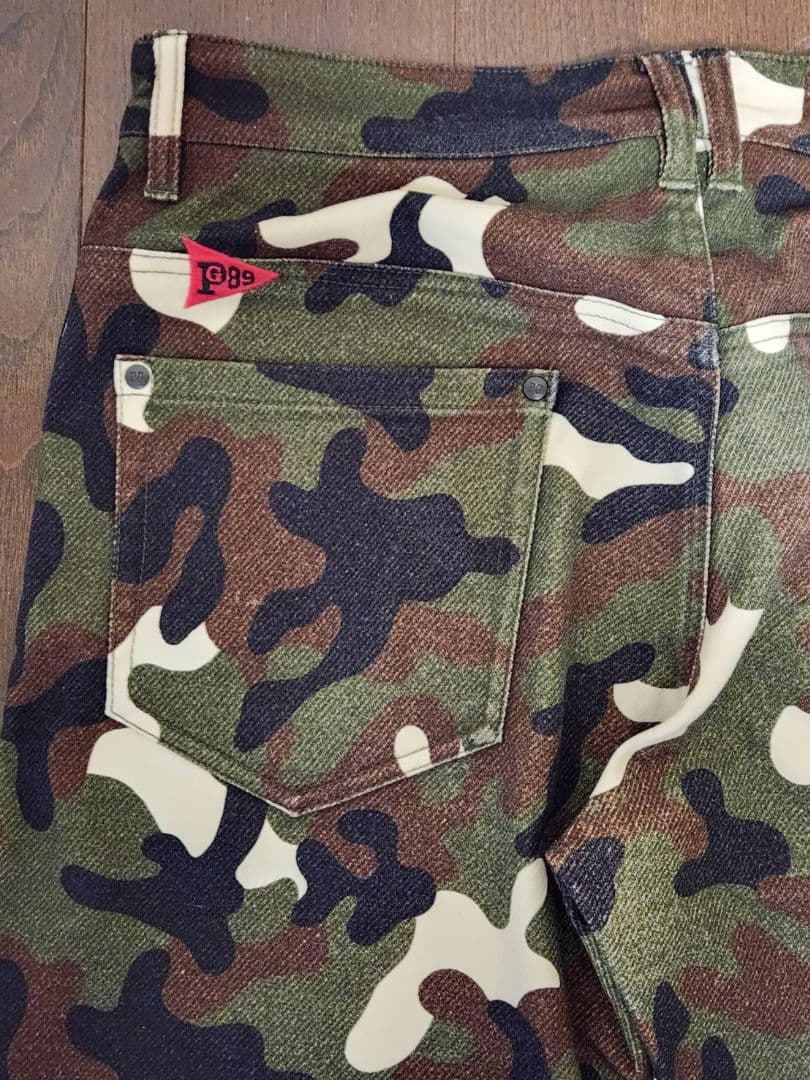 パーリーゲイツ　カモフラパンツ