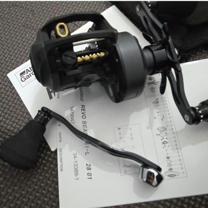 り*ー様 新品　レボ　ビースト41-L