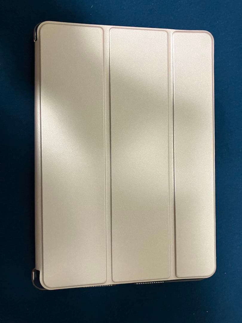 新品同様　iPad 第7世代　128GB ゴールド iPad 本体　付属品あり