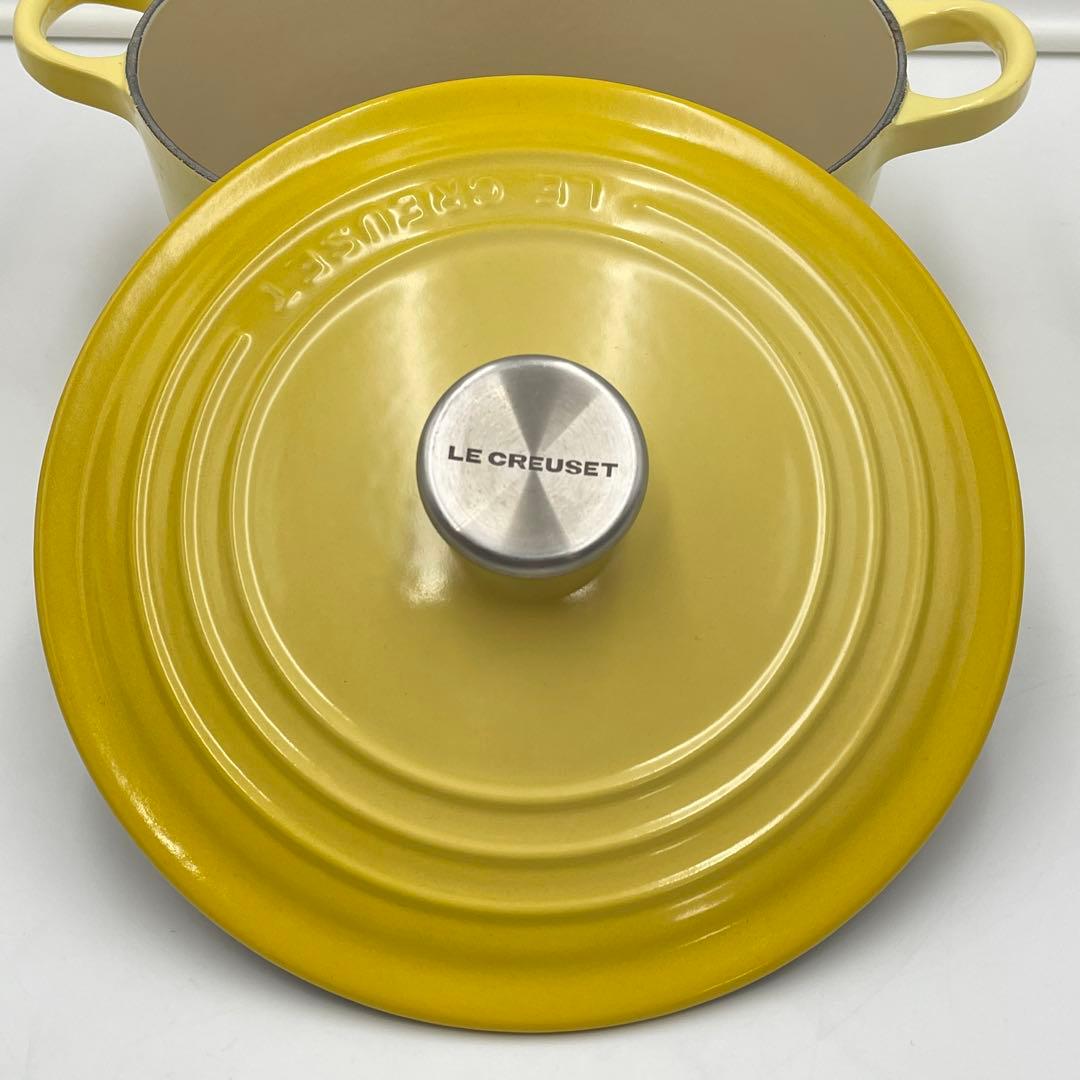 美品　ル・クルーゼ　ココットロンド　22cm イエロー