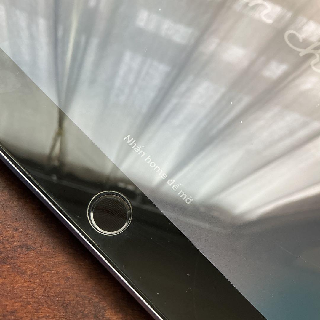 Apple iPad本体第6世代32GBwifiモデル　バッテリー最大容量68%