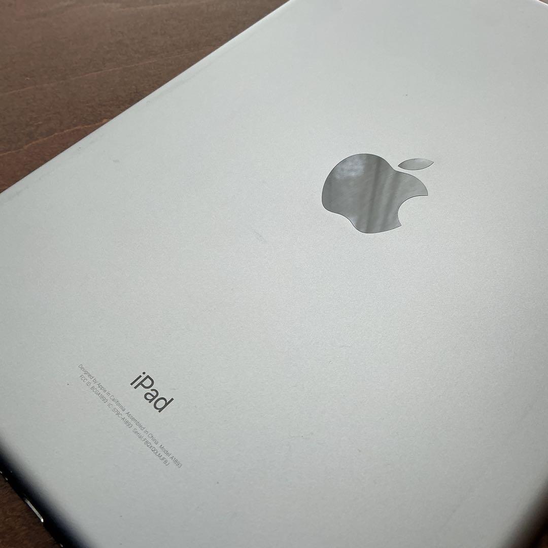 Apple iPad本体第6世代32GBwifiモデル　バッテリー最大容量68%