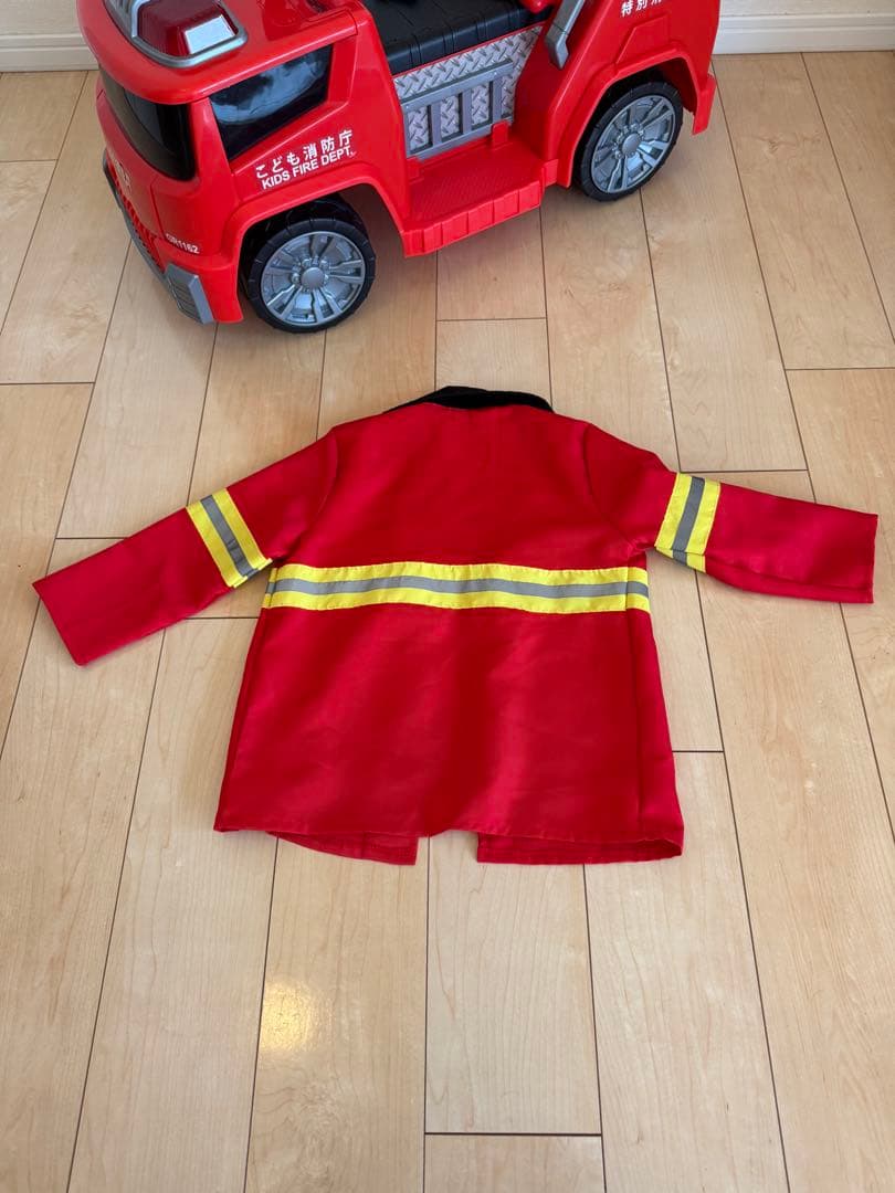 電動乗用車　消防車　消防士コスチューム付き　仮装　トイザらス　運転できる