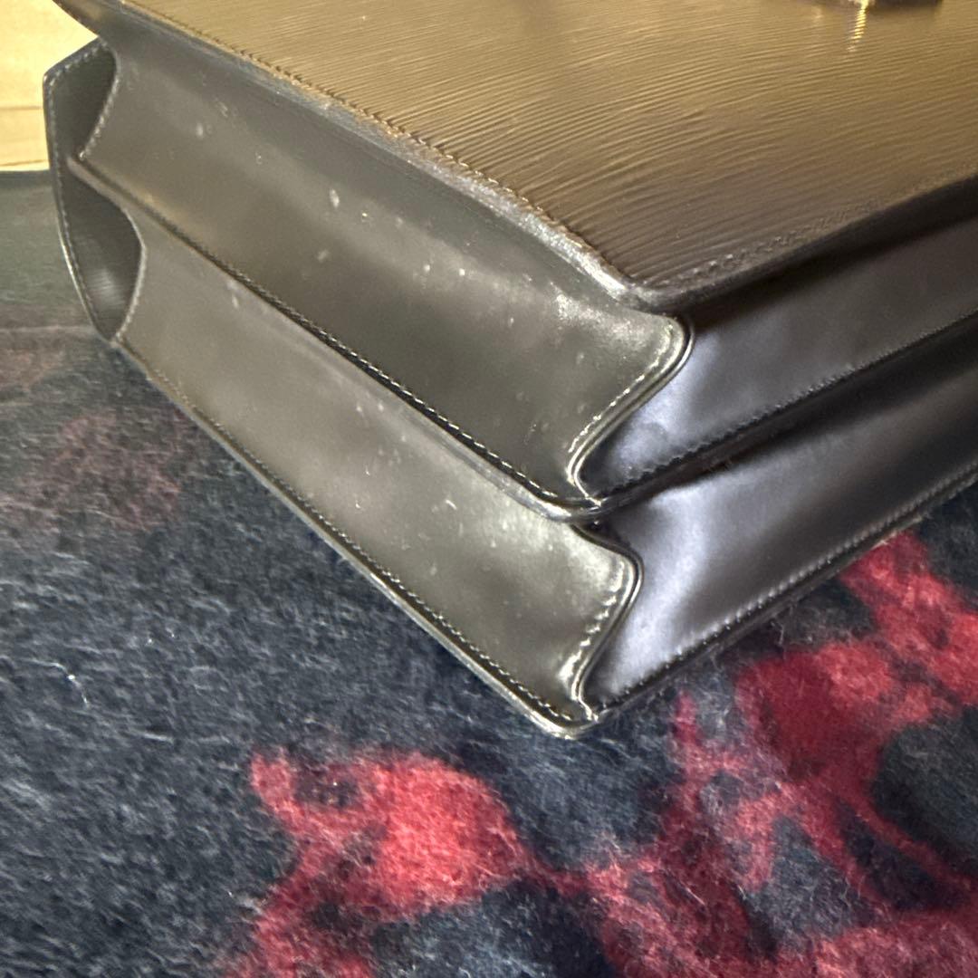 訳ありLouis Vuitton ビジネスバック　エピ　コンセイエ　BLACK