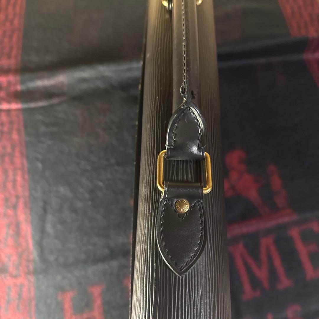 訳ありLouis Vuitton ビジネスバック　エピ　コンセイエ　BLACK