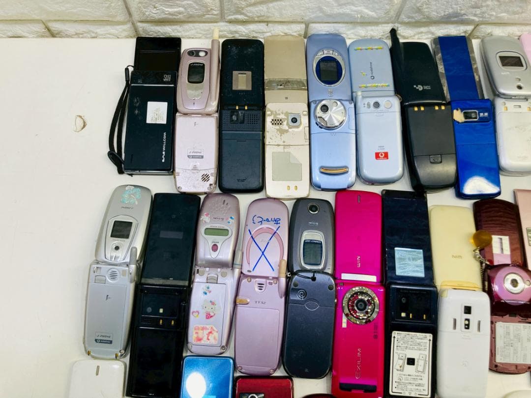 90Z 携帯電話 ガラケー 動作未確認品 修理パーツ取り/コレクション用