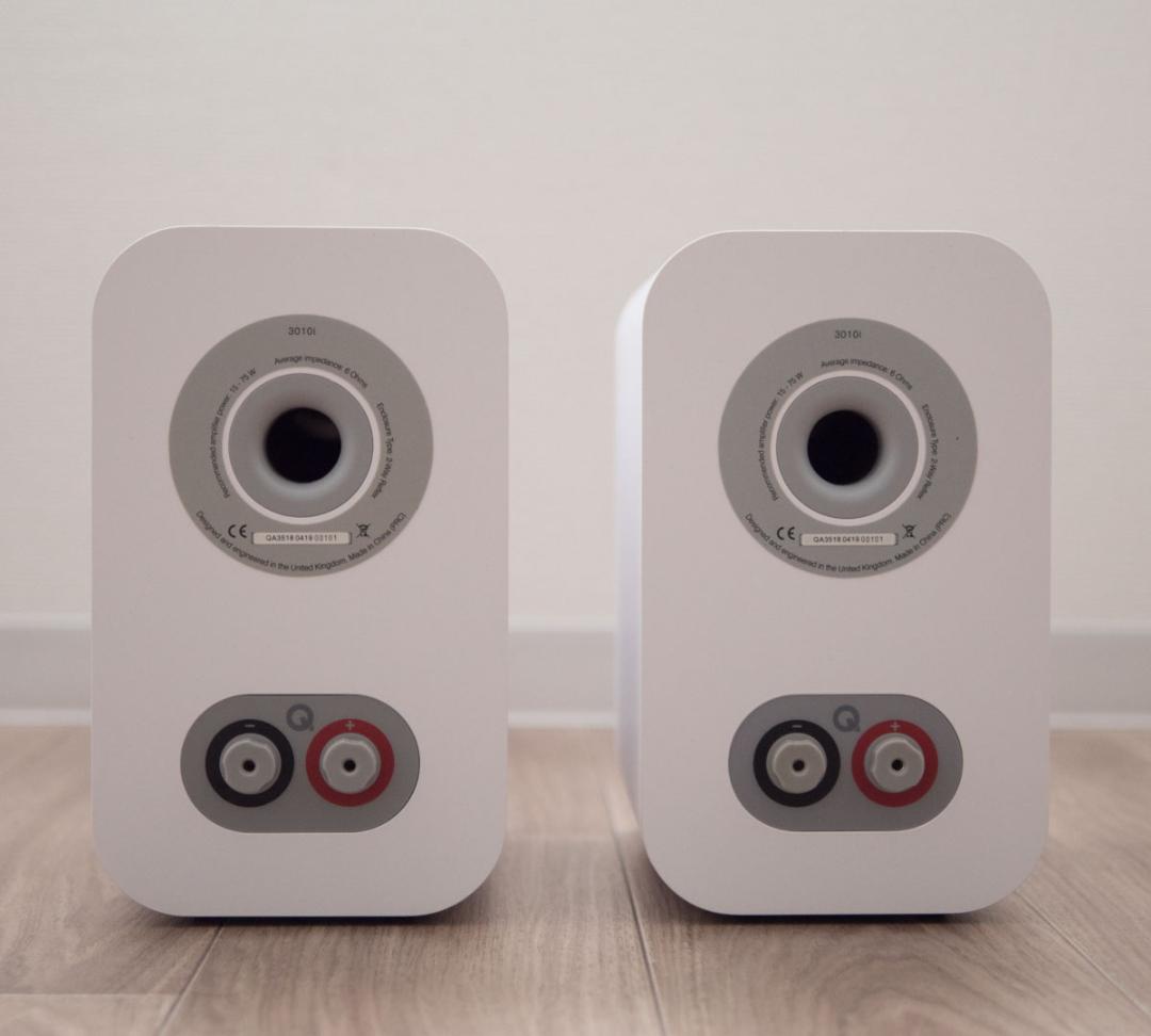 中古美品】Q Acoustics 3010i スピーカー 白