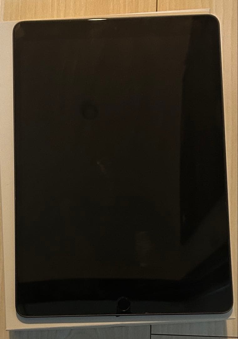 美品　iPad Air (第3世代) 64GB スペースグレイWi-Fiモデル