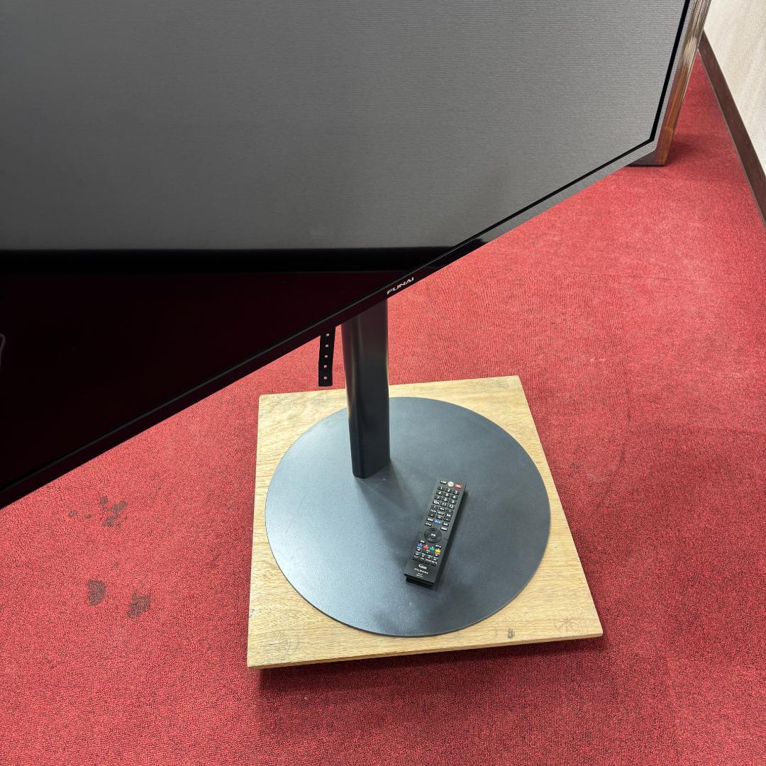 東京23区送料無料　美品フナイ液晶カラーテレビ　2022年製43型　スタンド付き