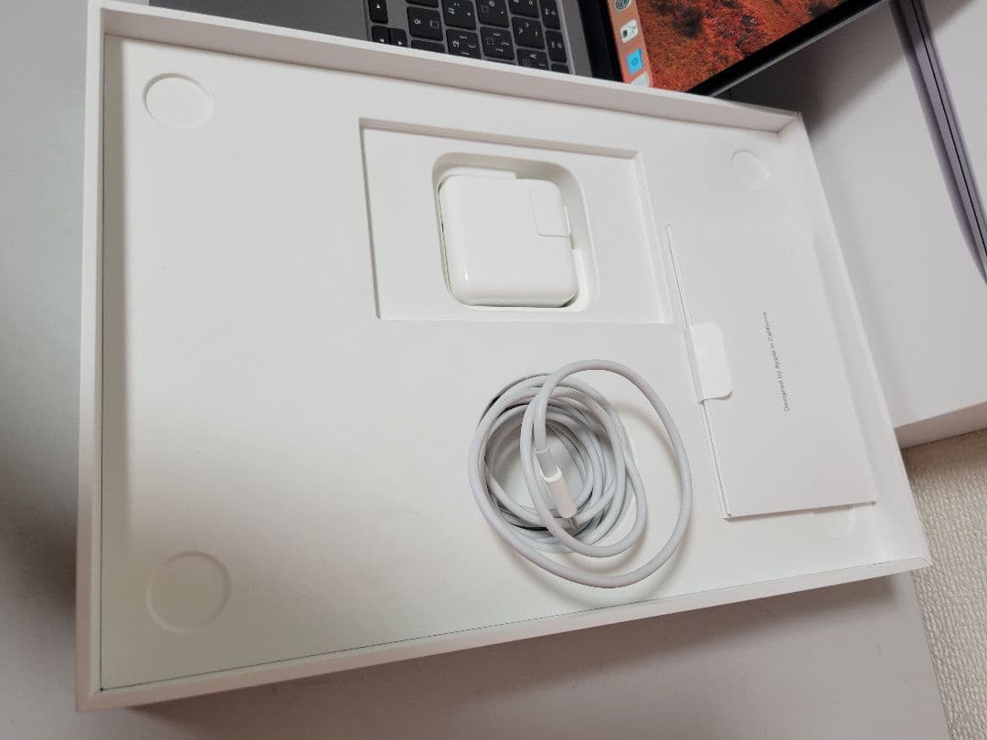 美品　Macbook Air 2020 i7/16GB/512SSD 49回充電