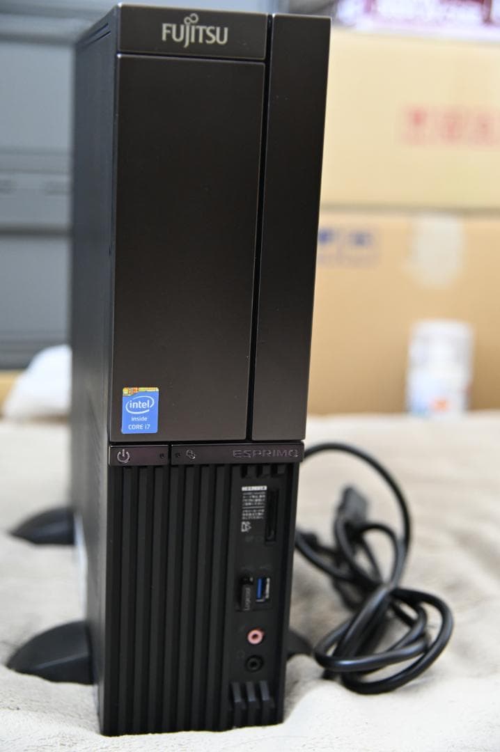 富士通 ESPRIMO WD2/R