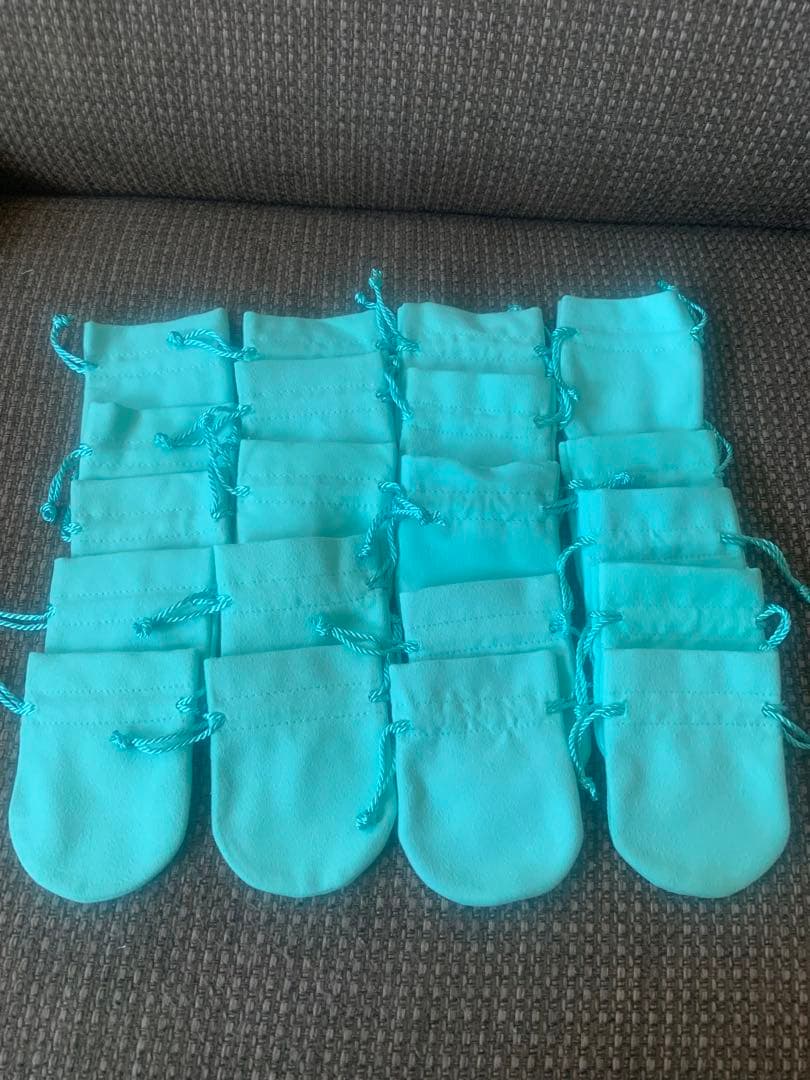 国内現行品　新品ティファニー巾着袋（7x9cm)20枚セット