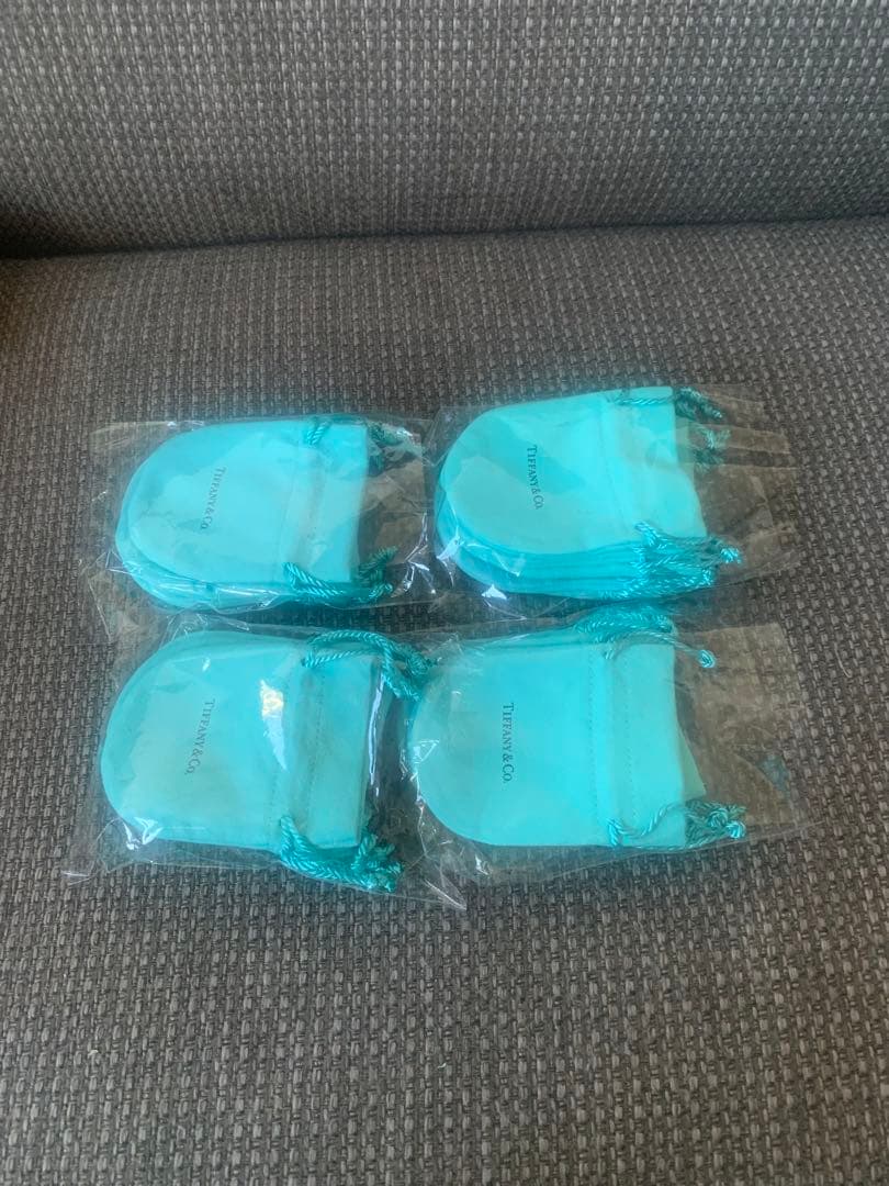 国内現行品　新品ティファニー巾着袋（7x9cm)20枚セット