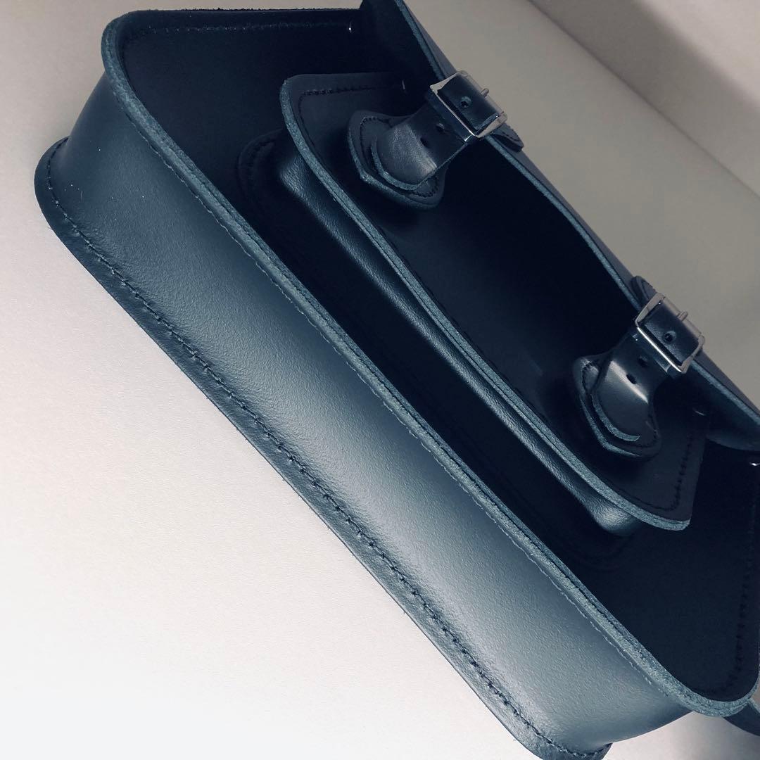 サッチェルバッグ　レディース メンズ　ショルダーバッグ　　ミニマル　コンパクト