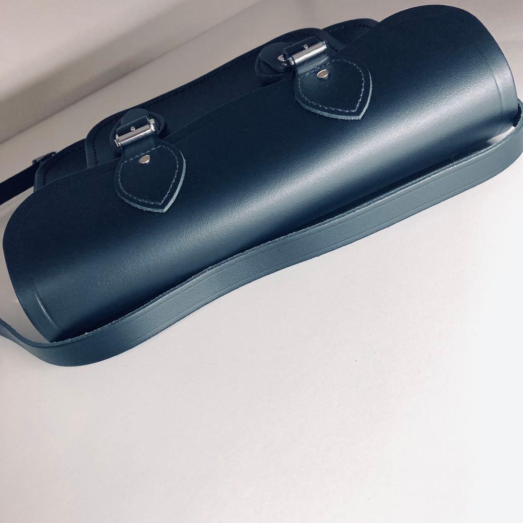 サッチェルバッグ　レディース メンズ　ショルダーバッグ　　ミニマル　コンパクト