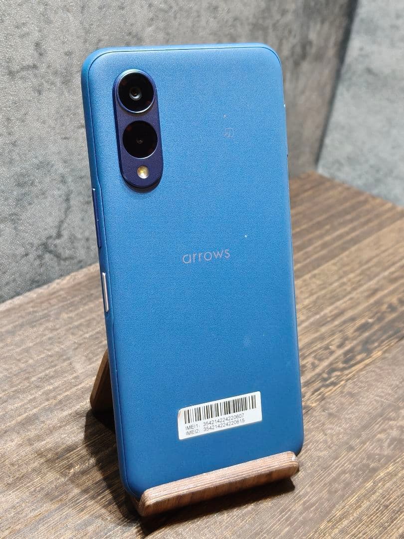美品 arrows F-52E SIMフリー スマホ