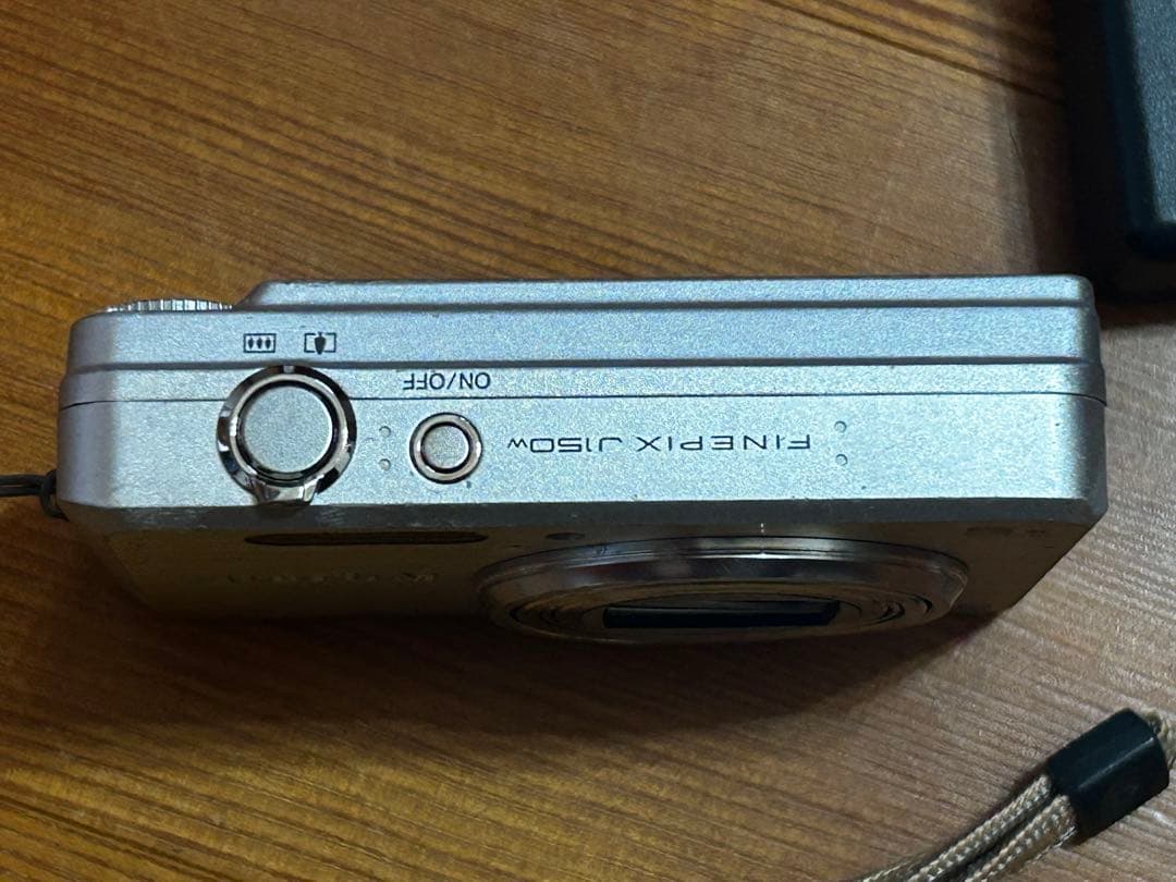 FUJIFILM フジフィルム FINEPIX J150W デジカメ