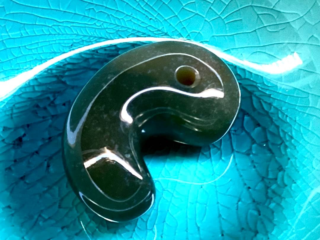 とびっきりの出雲石‼️ 超レア物‼️出雲碧玉勾玉　2度と入手は困難な別格品　本物保証