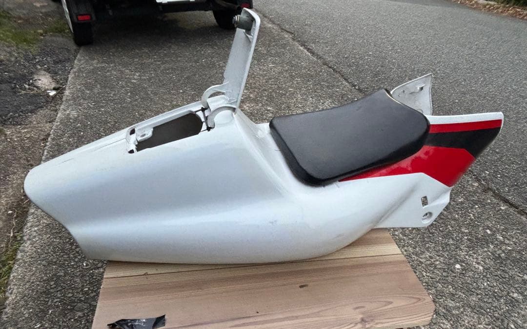 ns1 サイドカバー、シート