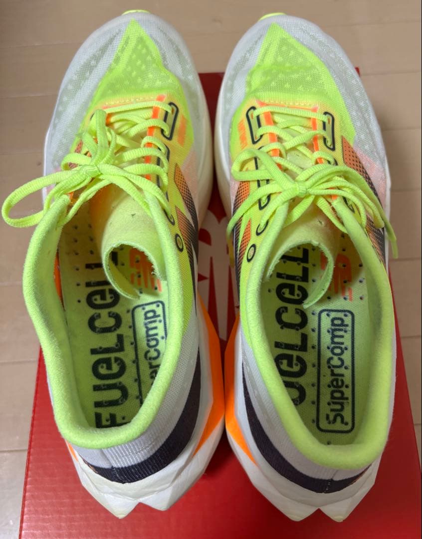 ニューバランス フューエルセル スーパーコンプ エリートv4 27.5