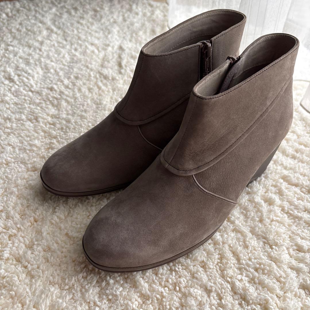 新品　pedala ショートブーツ　23センチ2E 淡いブラウン