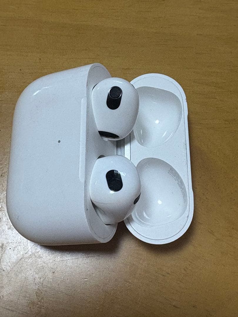 AirPods第3世代　本体 ホワイト 充電ケース付属　作動確認済