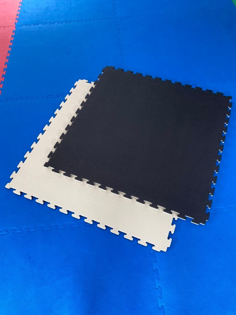 【格安】ジョイントマット　大判　白黒　10枚　空手　防音　トレーニング　衝撃吸収