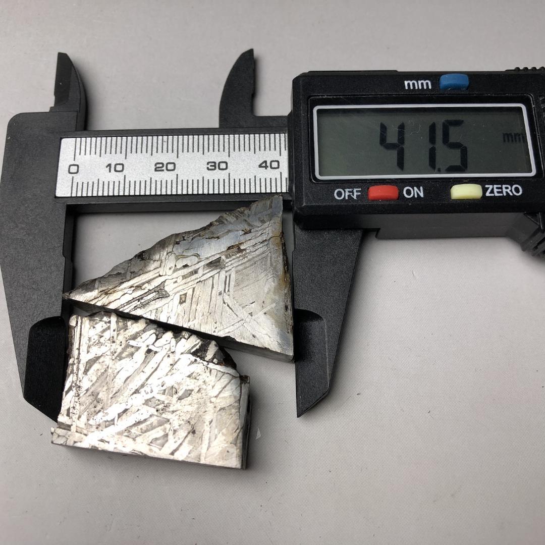N*I様 アルタイ隕石 鉄隕石　外皮付き隕石　原石　2点纏め　重さ約87ｇ
