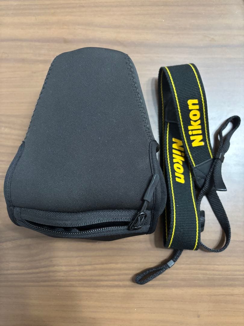 Nikon D5000 デジタル一眼レフカメラ　ズームレンズキット　18-55