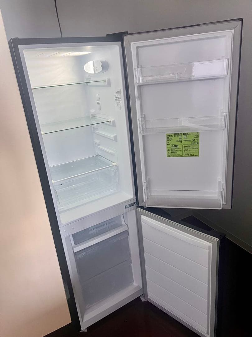 2025年製 ブラック冷蔵冷蔵庫comfee 174L 2ドア 右開き