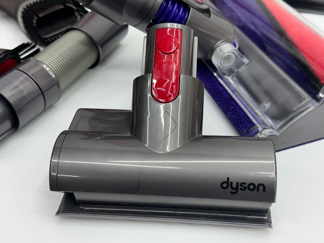 バッテリー付き　SV10K v8 fluffy+ ダイソン ハンディ　赤　掃除機