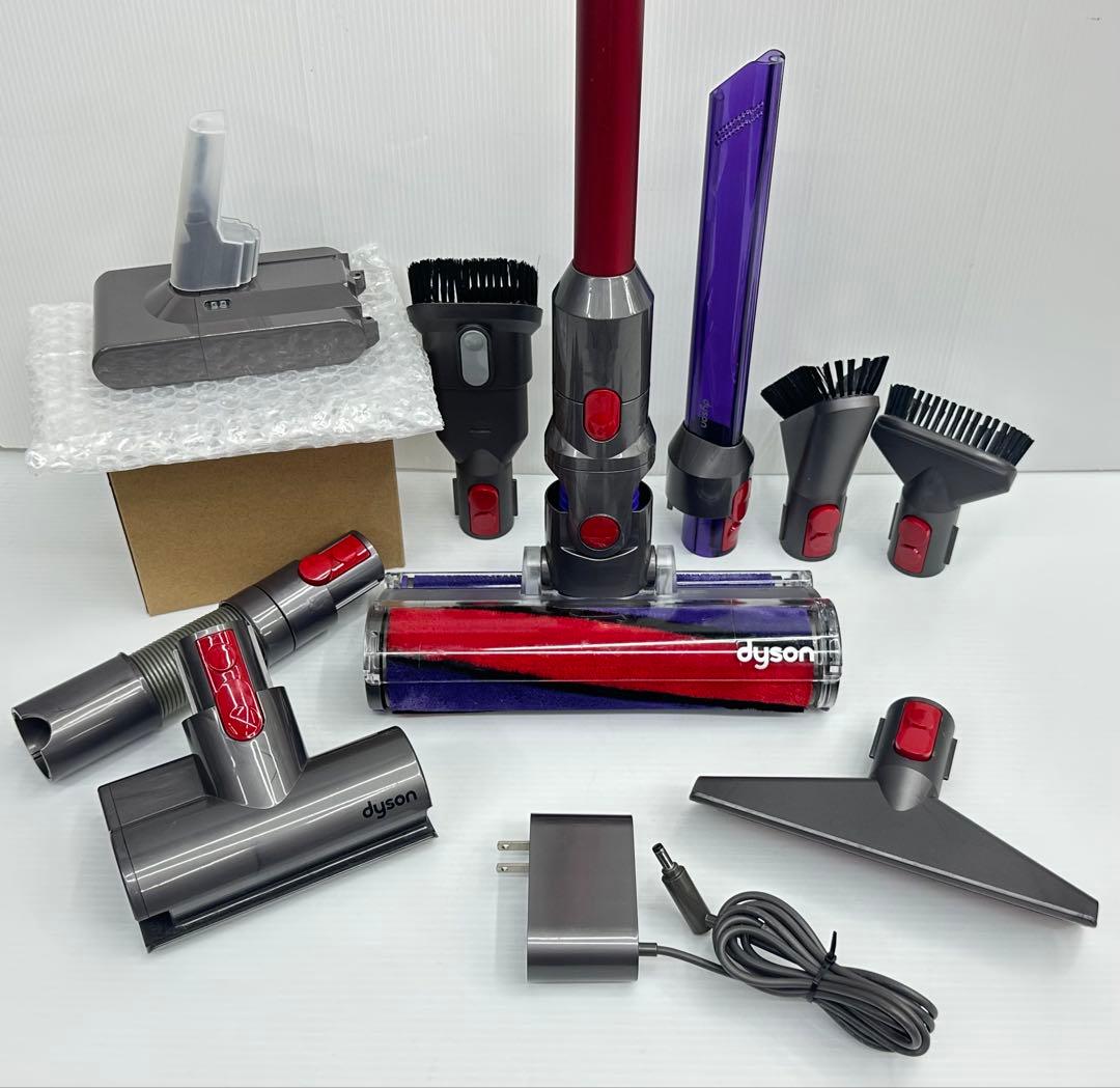 バッテリー付き　SV10K v8 fluffy+ ダイソン ハンディ　赤　掃除機