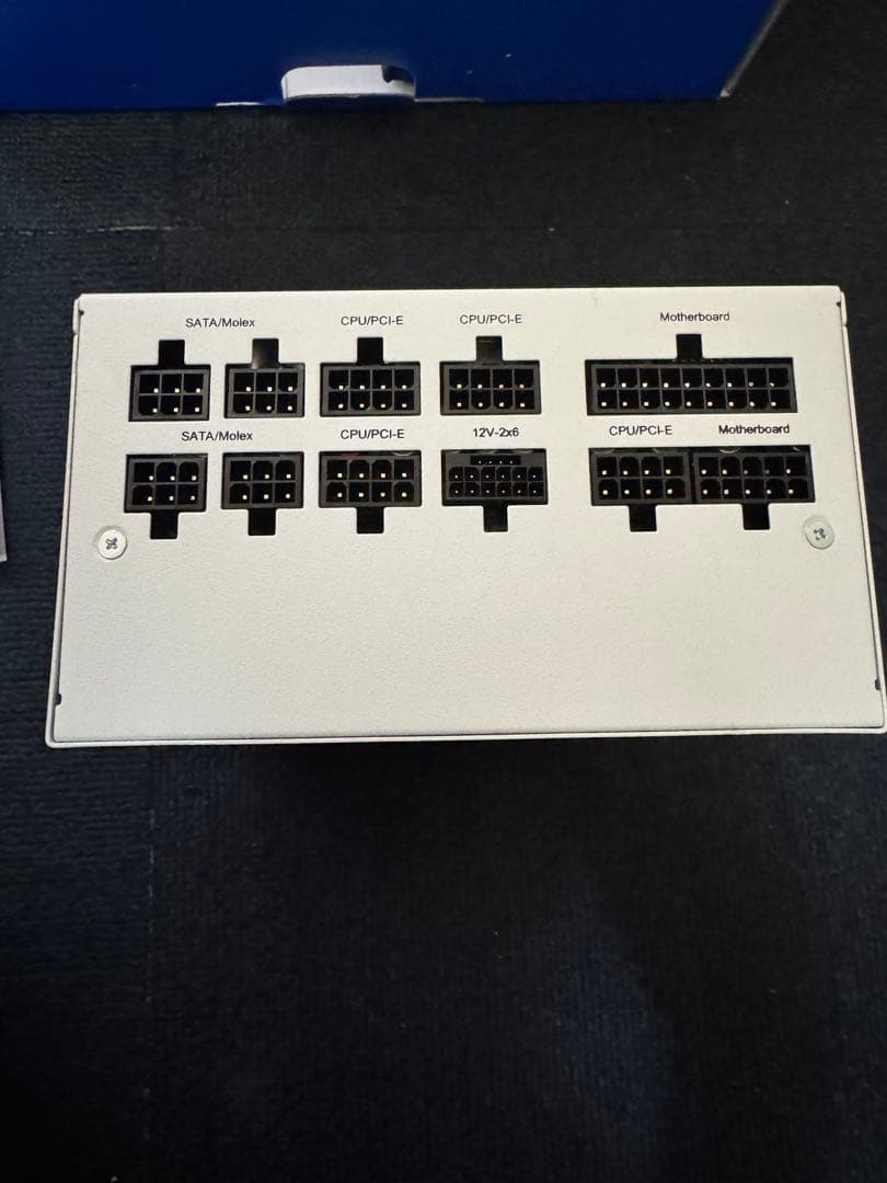 ドスパラセレクト 850W 80+GOLD電源ユニット 白