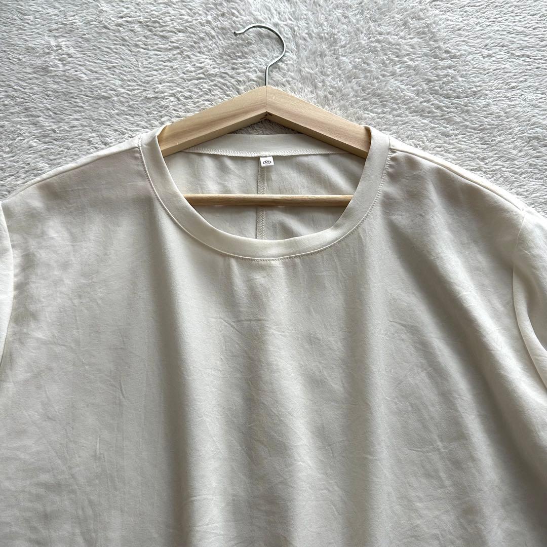 美品　BEARDSLEY ビアズリー 後ろドレープTブラウス　アイボリー　フリー