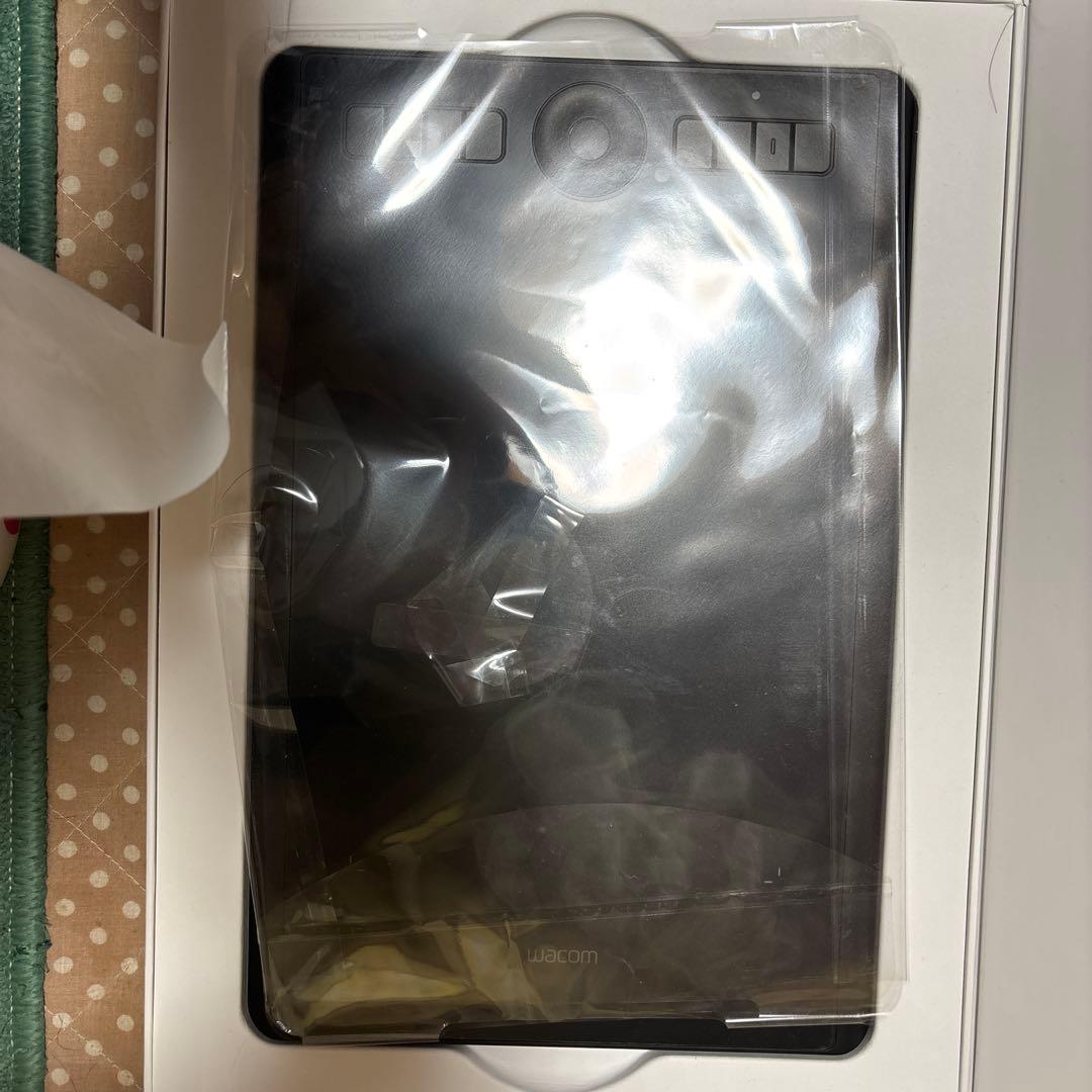 Wacom Intuos Pro ペンタブレット プロペン無し PTH-660