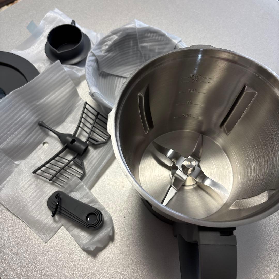 【新品未使用】プレゼント付き多機能調理器具 フードプロセッサー キッチン家電